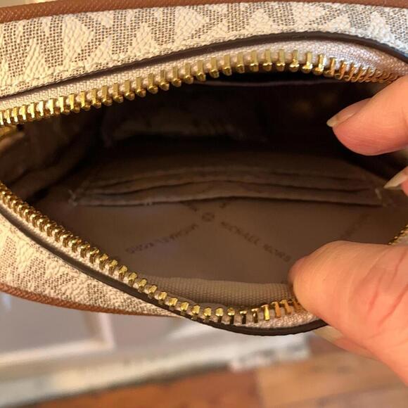 MK Michael Kors Jet Set crossbody purse handbag NWT. - Picture 7 of 11